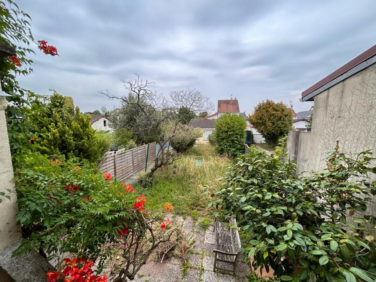 Maison avec SOUS SOL TOTAL + F2 sur 324m² de TERRAIN à Le Blanc-Mesnil