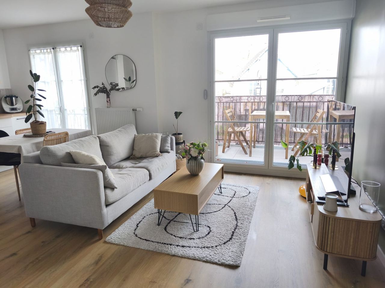 APPARTEMENT TYPE F2 NORMES PMR - PLACE PARKING SECURISEE à Le Blanc-Mesnil