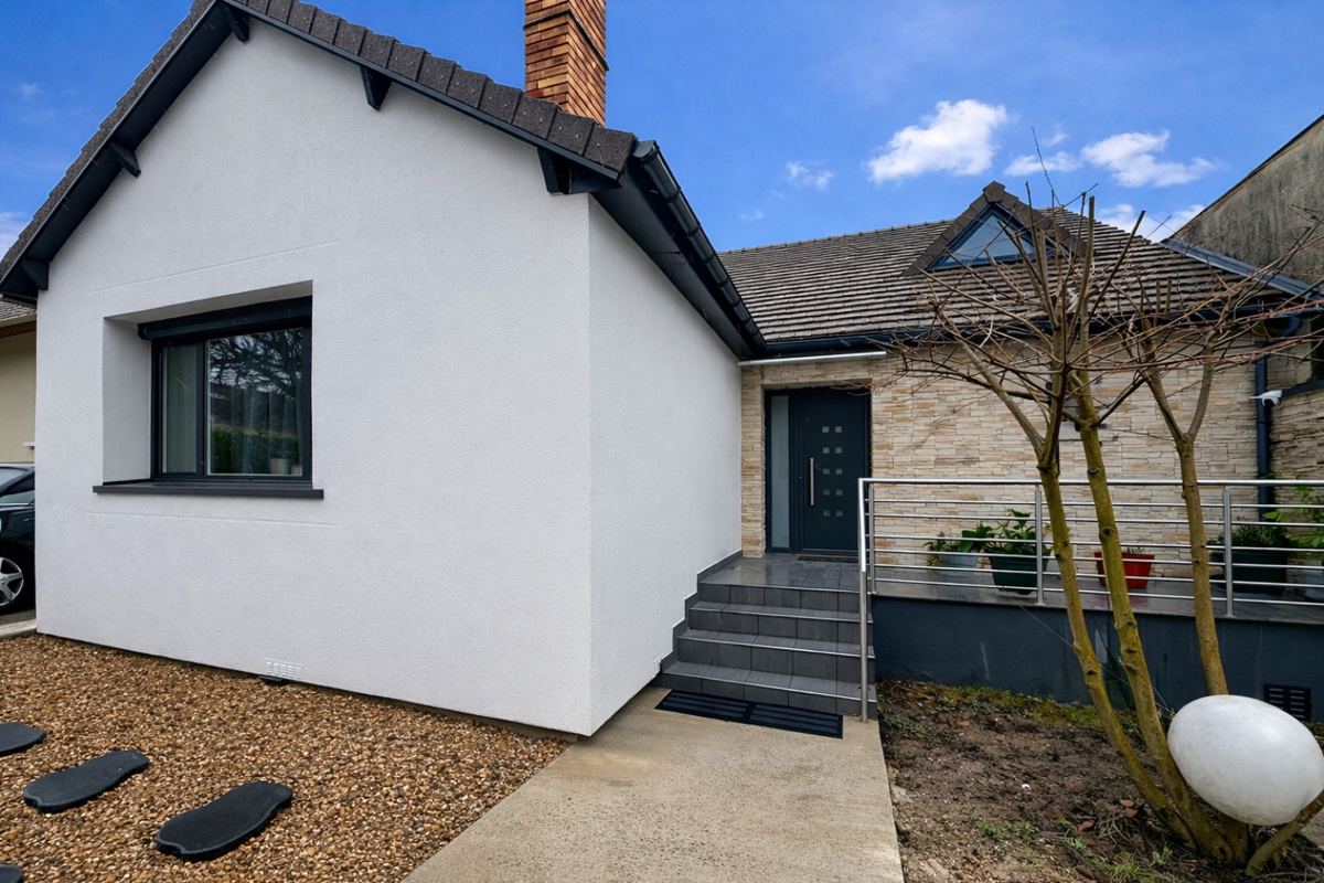 Maison familiale Proche AULNAY / Aux beaux volumes avec prestations de qualité à Sevran