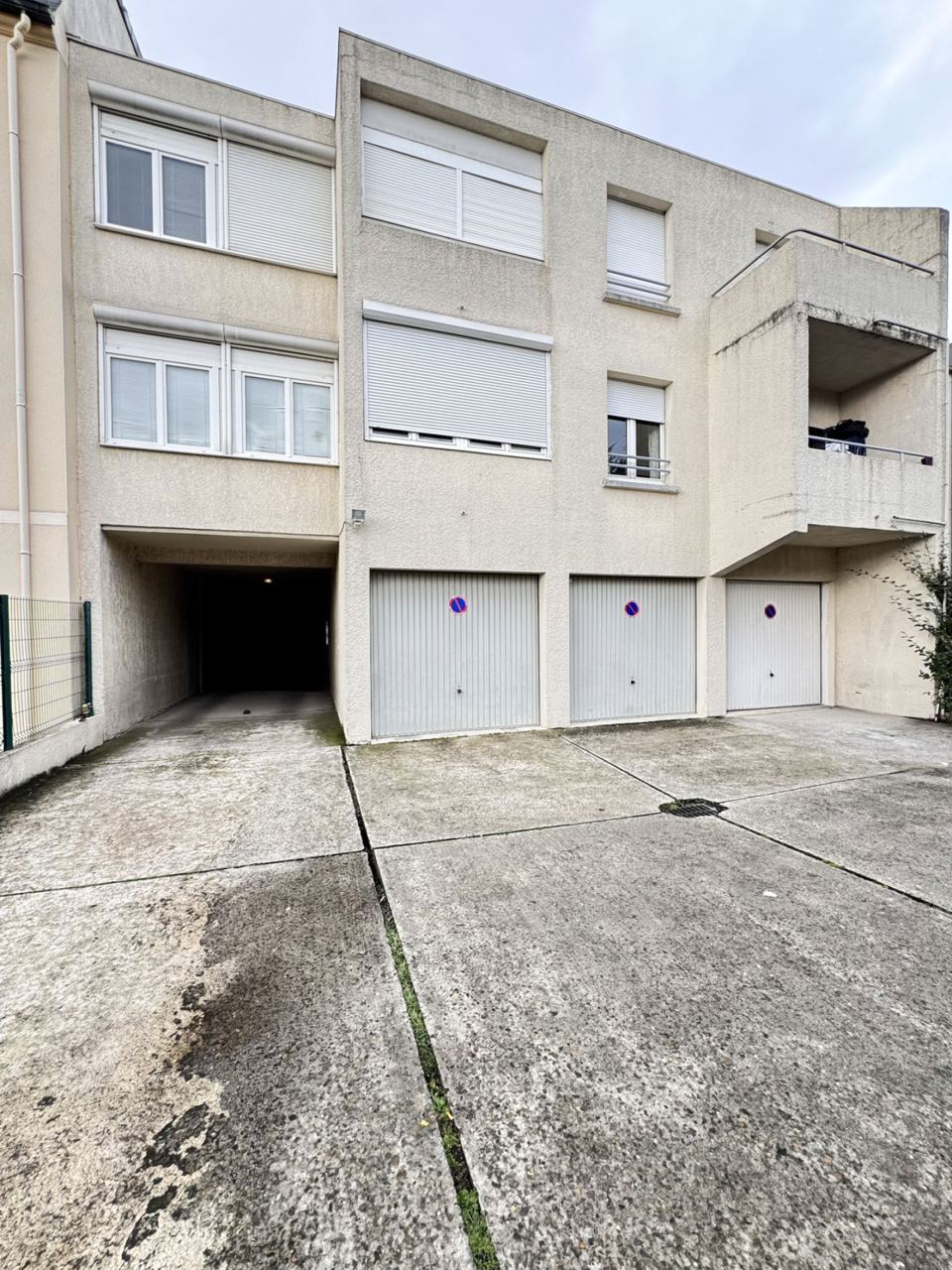 Studio proche RER B et toutes commodités, BALCON, PARKING, CAVE. à Villepinte