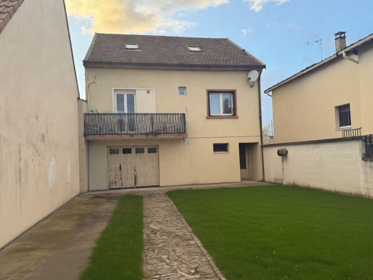 Maison 8 pièces 110 m² · au Blanc-Mesnil · 110 m² · 375 000 €