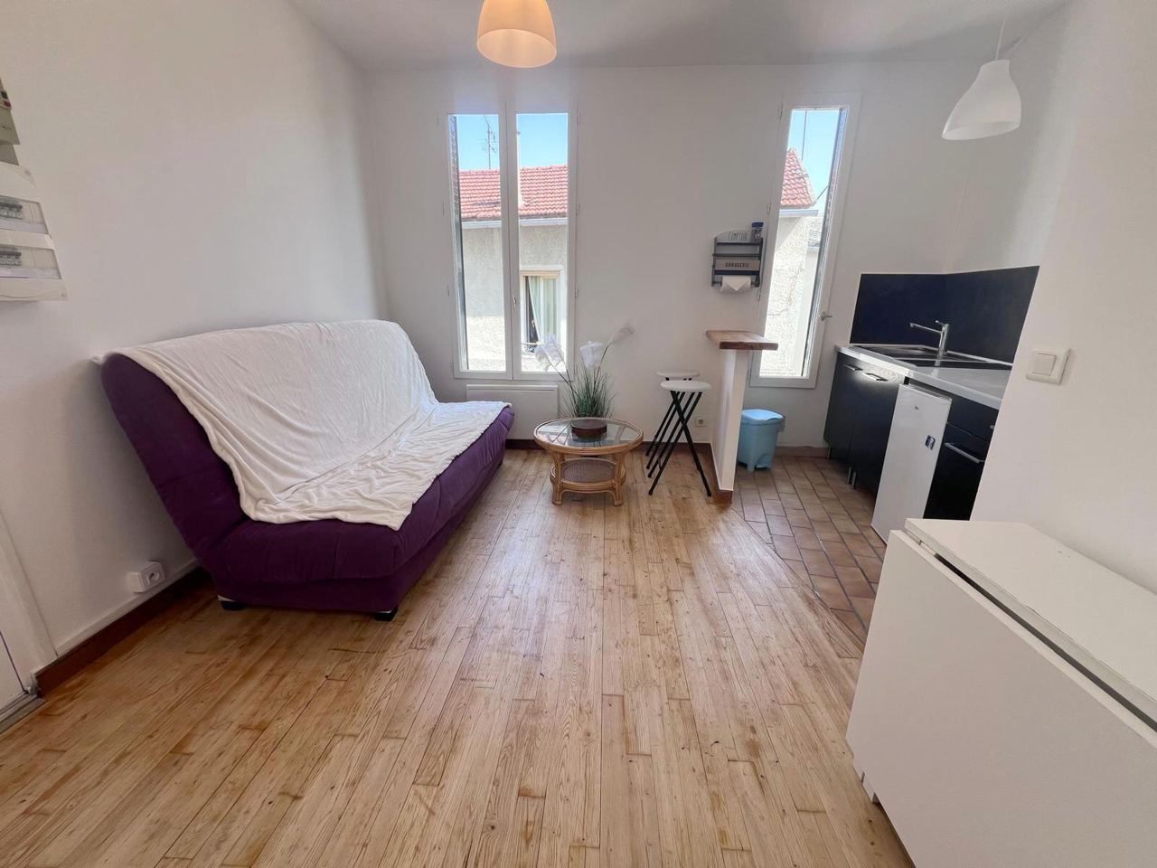 2 pièces 30m² F2 GARE A 10 MIN - LOCATION MEUBLE - LE BOURGET à Le Bourget